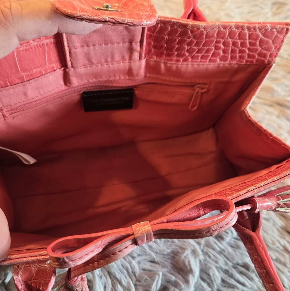 Liz Claiborne Smaller cute bag - Picture 3 of 15